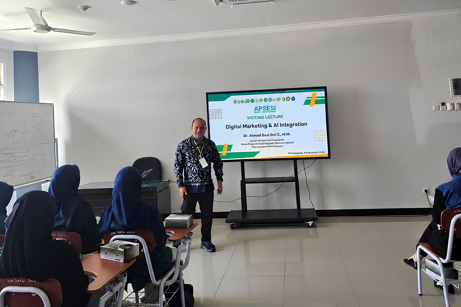 Ketua Prodi Magister Ekonomi Syariah Jadi Visiting Lecturer AI dan FinTech